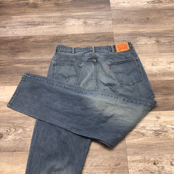 Levis Red Tab 550 Faded Blue Men 38x35 Straight Relaxed Fit Mid Wash Denim Jeans - Picture 1 of 11